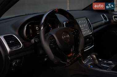 Внедорожник / Кроссовер Jeep Grand Cherokee 2020 в 