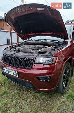 Внедорожник / Кроссовер Jeep Grand Cherokee 2017 в 