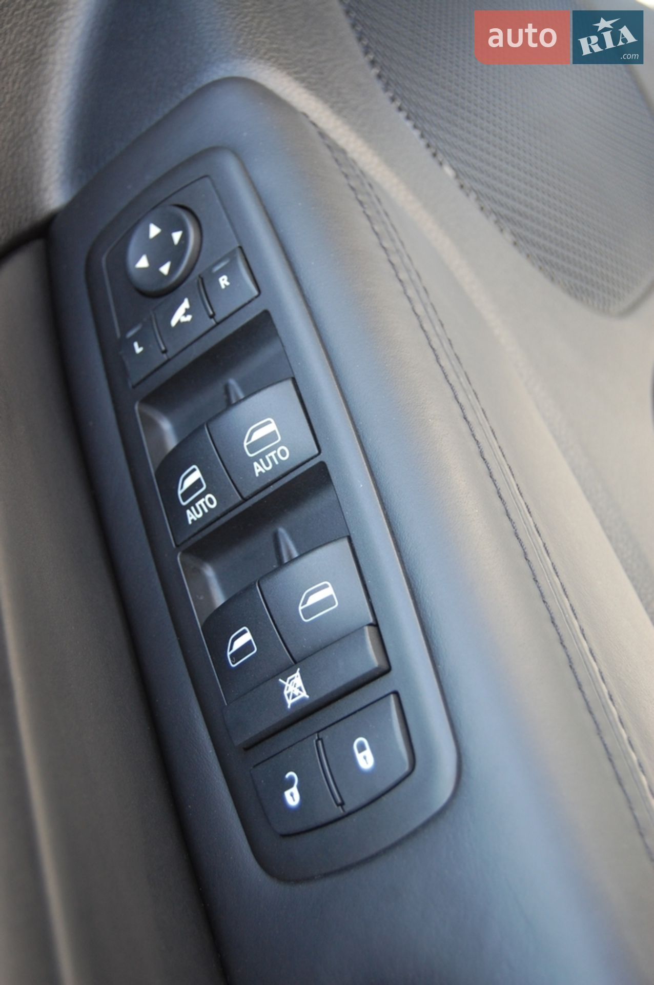 2012 Jeep Grand Cherokee - мініатюра 69