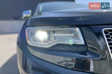 Внедорожник / Кроссовер Jeep Grand Cherokee 2015 в 