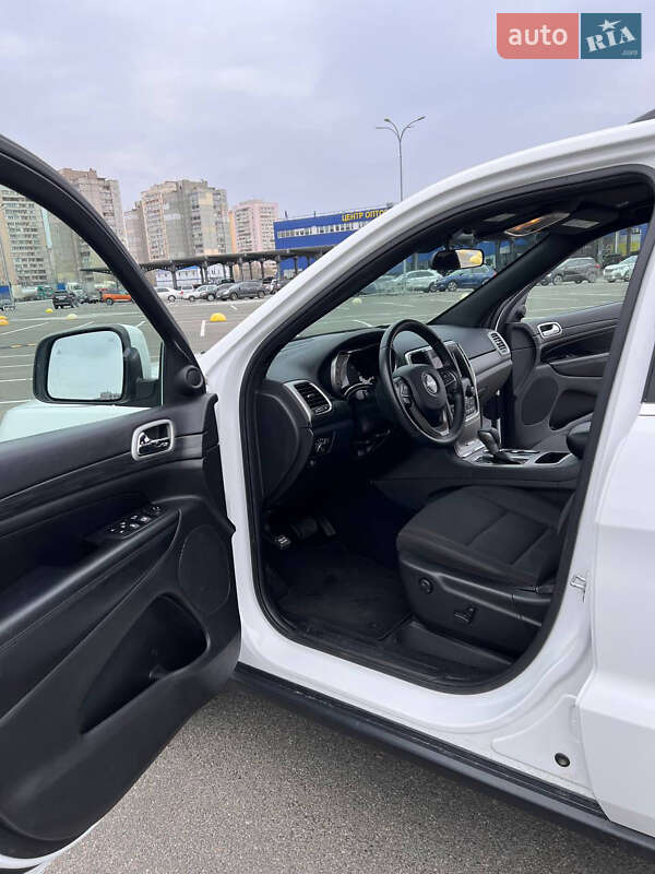Внедорожник / Кроссовер Jeep Grand Cherokee 2019 в Киеве