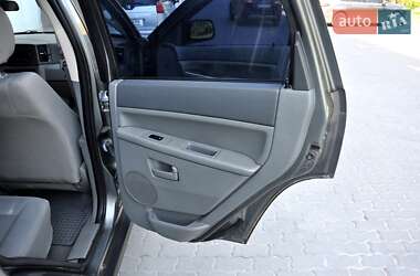 Внедорожник / Кроссовер Jeep Grand Cherokee 2006 в 