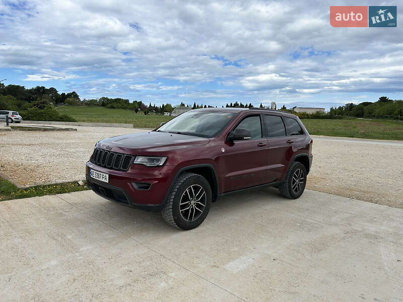 Внедорожник / Кроссовер Jeep Grand Cherokee 2016 в Киеве