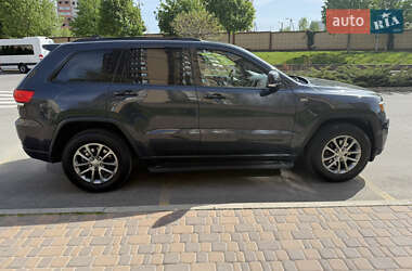 Внедорожник / Кроссовер Jeep Grand Cherokee 2015 в 