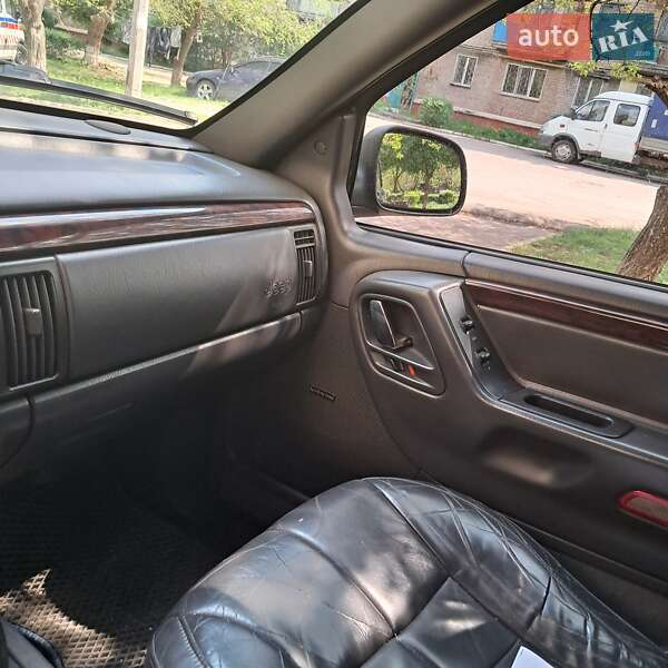Внедорожник / Кроссовер Jeep Grand Cherokee 2001 в Краматорске