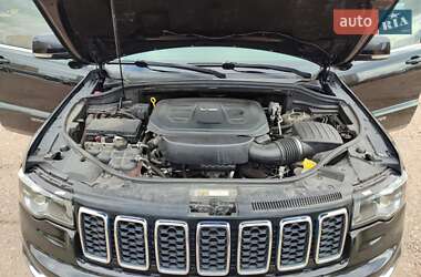 Внедорожник / Кроссовер Jeep Grand Cherokee 2018 в 