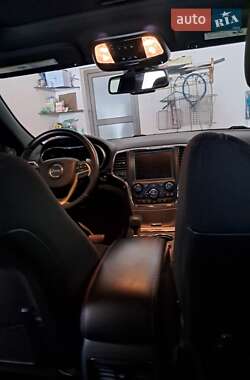 Внедорожник / Кроссовер Jeep Grand Cherokee 2016 в 