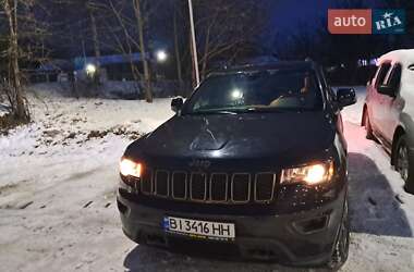Внедорожник / Кроссовер Jeep Grand Cherokee 2016 в 