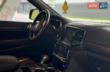 Позашляховик / Кросовер Jeep Grand Cherokee 2020 в 