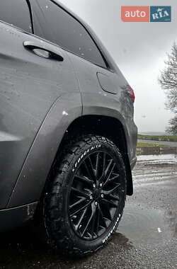 Внедорожник / Кроссовер Jeep Grand Cherokee 2016 в 
