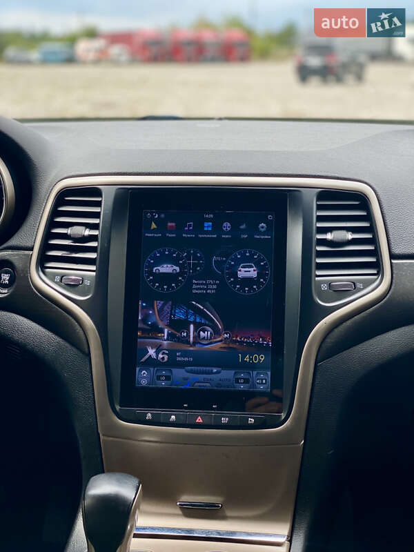 Позашляховик / Кросовер Jeep Grand Cherokee 2016 в Новояворівську