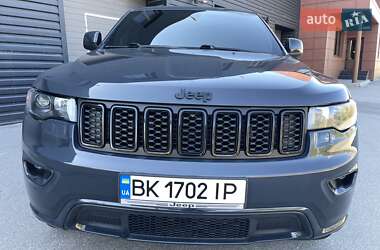 Позашляховик / Кросовер Jeep Grand Cherokee 2017 в 