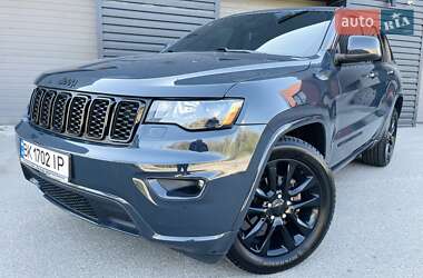 Позашляховик / Кросовер Jeep Grand Cherokee 2017 в 