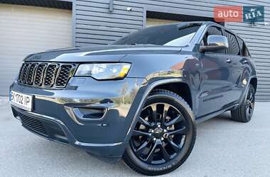 Позашляховик / Кросовер Jeep Grand Cherokee 2017 в 