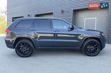 Позашляховик / Кросовер Jeep Grand Cherokee 2017 в 