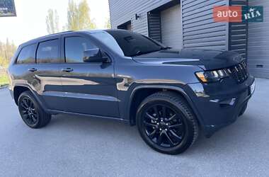 Позашляховик / Кросовер Jeep Grand Cherokee 2017 в 