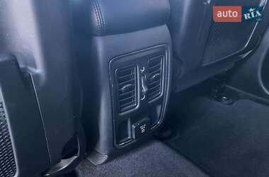 Позашляховик / Кросовер Jeep Grand Cherokee 2017 в 
