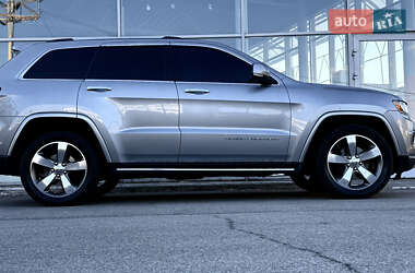 Позашляховик / Кросовер Jeep Grand Cherokee 2014 в 