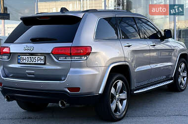 Позашляховик / Кросовер Jeep Grand Cherokee 2014 в 