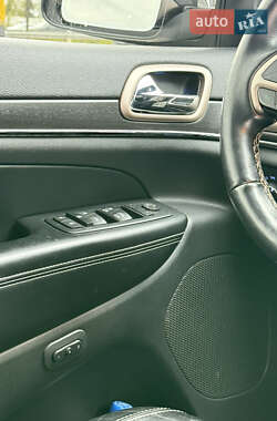 Внедорожник / Кроссовер Jeep Grand Cherokee 2016 в 