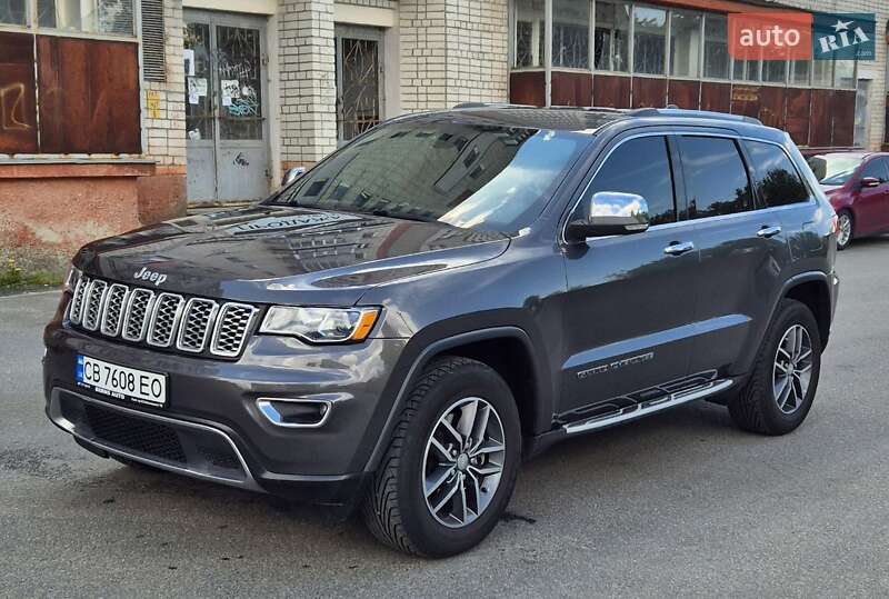 Позашляховик / Кросовер Jeep Grand Cherokee 2018 в 