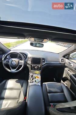 Внедорожник / Кроссовер Jeep Grand Cherokee 2022 в 