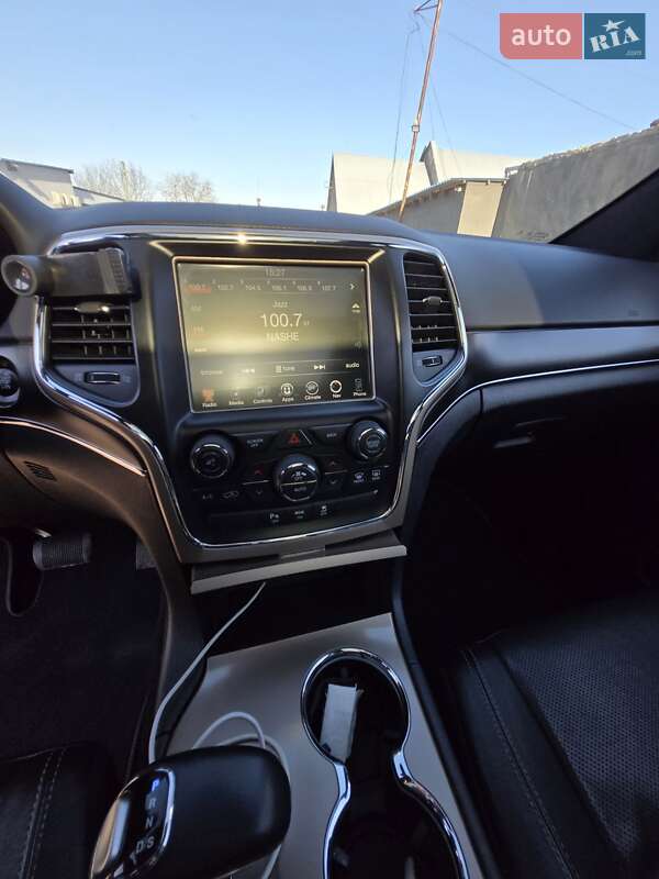 Внедорожник / Кроссовер Jeep Grand Cherokee 2015 в Житомире