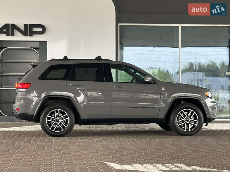 Внедорожник / Кроссовер Jeep Grand Cherokee 2020 в Киеве