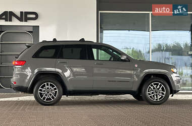 Позашляховик / Кросовер Jeep Grand Cherokee 2020 в 