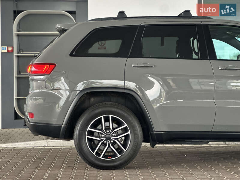 Внедорожник / Кроссовер Jeep Grand Cherokee 2020 в Киеве