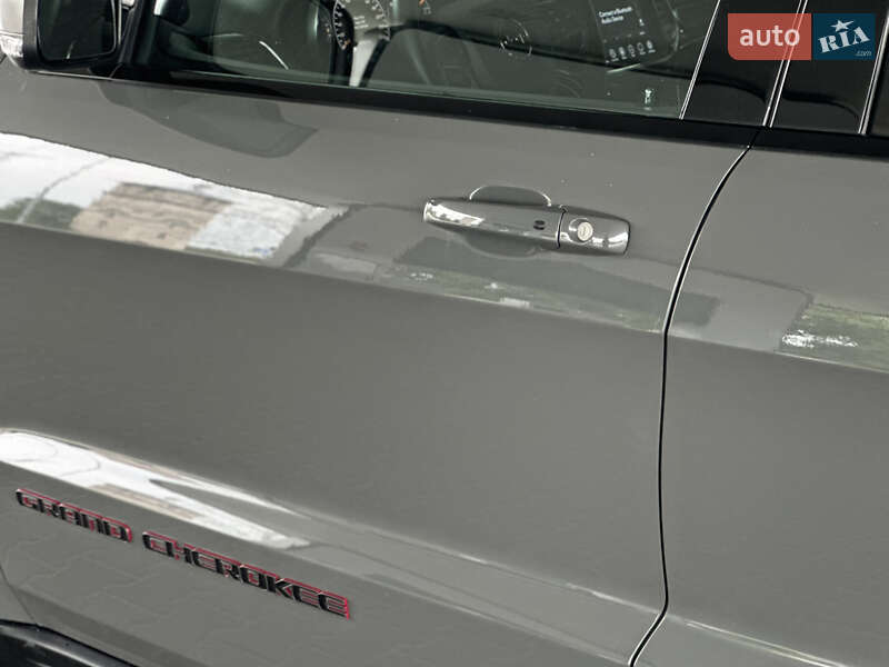 Внедорожник / Кроссовер Jeep Grand Cherokee 2020 в Киеве