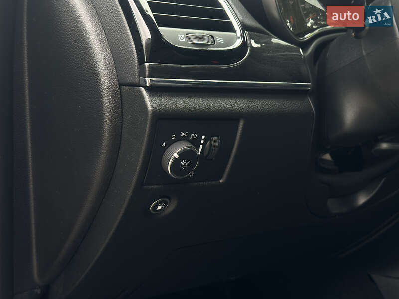 Внедорожник / Кроссовер Jeep Grand Cherokee 2020 в Киеве