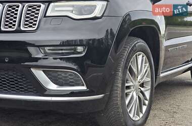 Внедорожник / Кроссовер Jeep Grand Cherokee 2017 в 