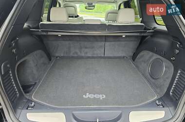 Внедорожник / Кроссовер Jeep Grand Cherokee 2017 в 