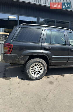 Внедорожник / Кроссовер Jeep Grand Cherokee 2002 в 