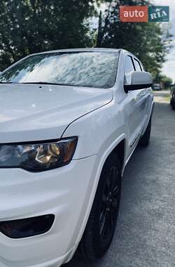 Позашляховик / Кросовер Jeep Grand Cherokee 2018 в 