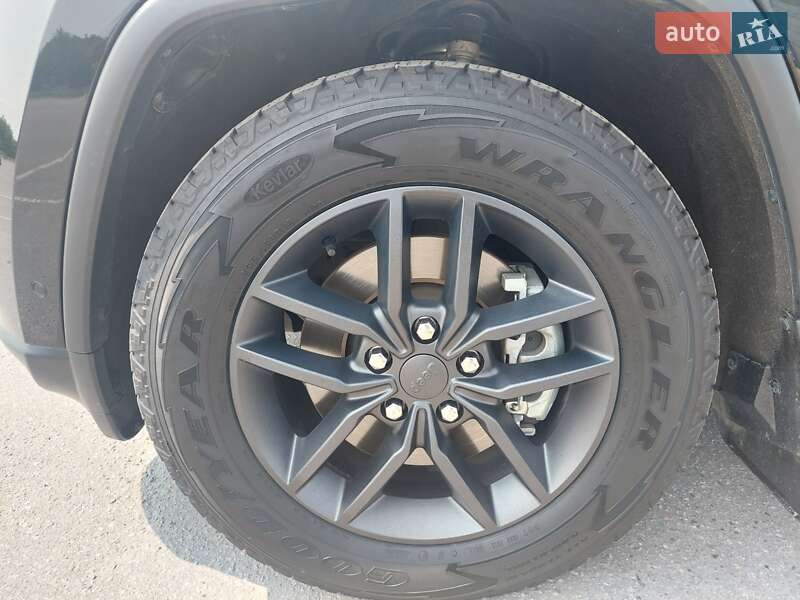 Внедорожник / Кроссовер Jeep Grand Cherokee 2021 в Умани фото 29 Внедорожник / Кроссовер Jeep Grand Cherokee 2021 в Умани