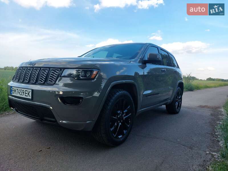 Внедорожник / Кроссовер Jeep Grand Cherokee 2022 в Ромнах