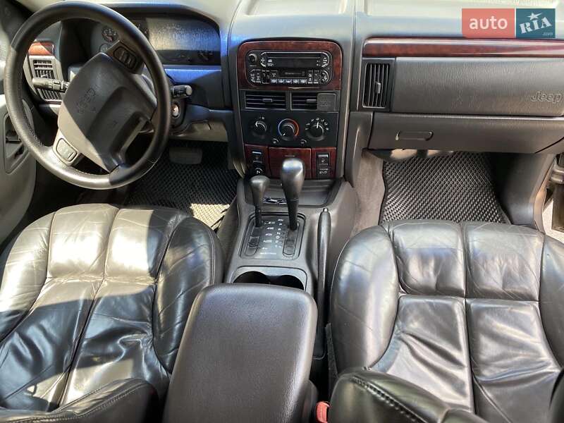 Внедорожник / Кроссовер Jeep Grand Cherokee 2002 в Житомире