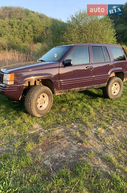 Позашляховик / Кросовер Jeep Grand Cherokee 1996 в 