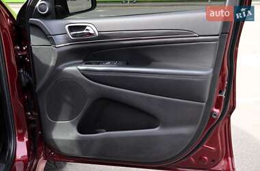Позашляховик / Кросовер Jeep Grand Cherokee 2020 в 