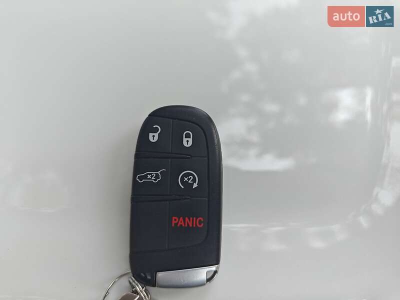 Внедорожник / Кроссовер Jeep Grand Cherokee 2018 в Киеве фото 57 Внедорожник / Кроссовер Jeep Grand Cherokee 2018 в Киеве