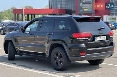 Внедорожник / Кроссовер Jeep Grand Cherokee 2016 в 