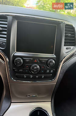 Внедорожник / Кроссовер Jeep Grand Cherokee 2014 в 