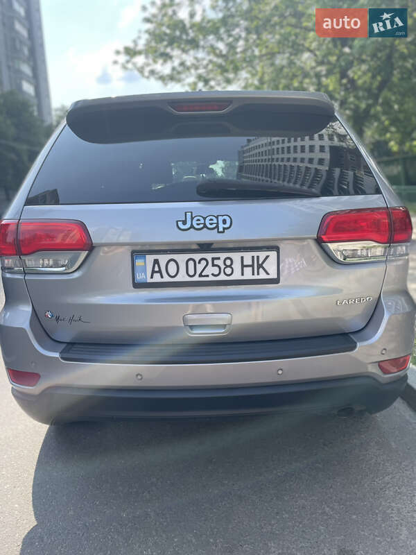 Внедорожник / Кроссовер Jeep Grand Cherokee 2017 в Киеве