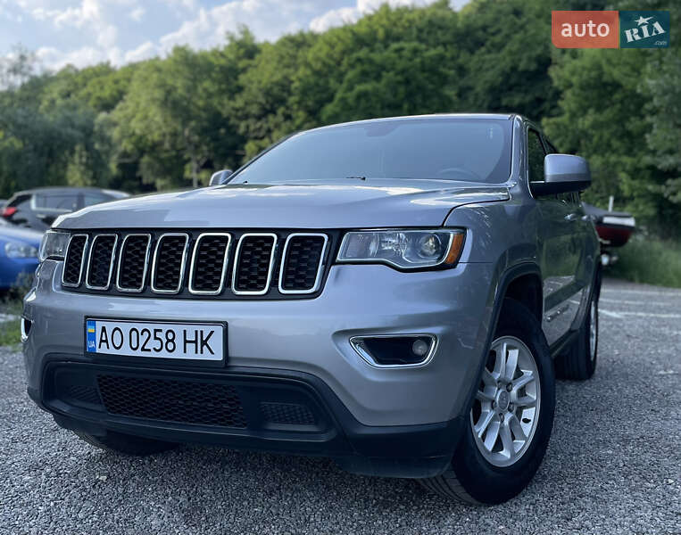 Внедорожник / Кроссовер Jeep Grand Cherokee 2017 в Киеве