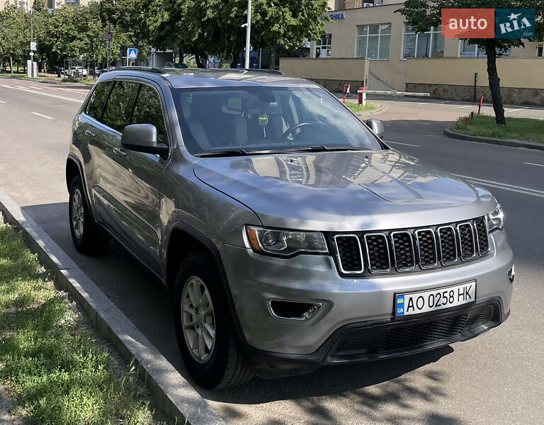 Внедорожник / Кроссовер Jeep Grand Cherokee 2017 в Киеве