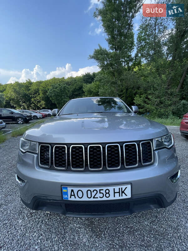 Внедорожник / Кроссовер Jeep Grand Cherokee 2017 в Киеве