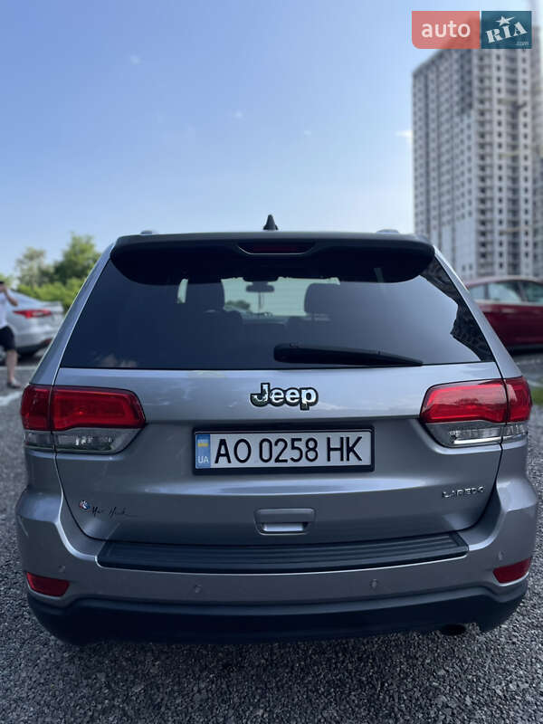 Внедорожник / Кроссовер Jeep Grand Cherokee 2017 в Киеве
