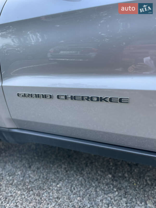 Внедорожник / Кроссовер Jeep Grand Cherokee 2017 в Киеве